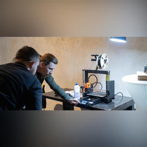 Elias Roessel: Let us talk about 3D printing / workshop 3D tlače
